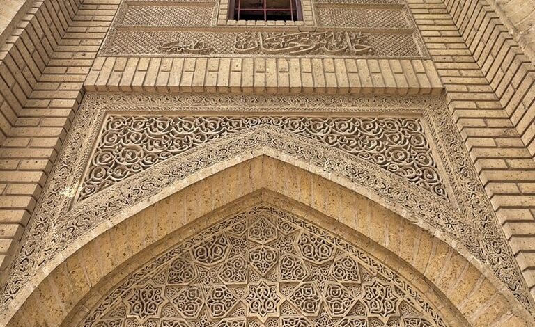 بدأ العراق بتأهيل خان مرجان في بغداد بعد 23 عامًا من الإهمال ليعود معلماً سياحيًا وثقافيًا بارزًا.