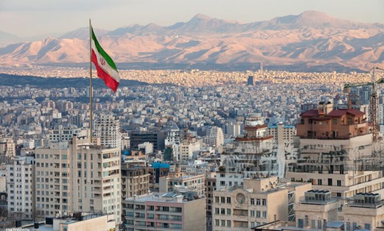 إيران تنفذ حكم الإعدام بحق مهدي حسني وبهروز إحساني بتهم تتعلق بانتمائهما لمنظمة مجاهدي خلق، في خطوة تثير مخاوف المنظمات الحقوقية من تصاعد وتيرة القمع السياسي في البلاد.