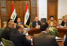 تصدّع الإطار الشيعي وتخوّفات من تكرار السيناريو السوري داخل العراق يشهد المشهد السياسي العراقي توتراً غير مسبوق، وسط تحذيرات من تغييرات داخلية قد تهدد استقرار النظام السياسي، وتصعيد إقليمي ينذر بارتدادات مباشرة على بغداد، في وقت يواجه فيه "الإطار التنسيقي" الشيعي أزمات داخلية وصراعات انتخابية قد تفضي إلى تفككه.