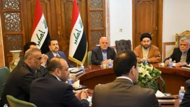 تصدّع الإطار الشيعي وتخوّفات من تكرار السيناريو السوري داخل العراق يشهد المشهد السياسي العراقي توتراً غير مسبوق، وسط تحذيرات من تغييرات داخلية قد تهدد استقرار النظام السياسي، وتصعيد إقليمي ينذر بارتدادات مباشرة على بغداد، في وقت يواجه فيه "الإطار التنسيقي" الشيعي أزمات داخلية وصراعات انتخابية قد تفضي إلى تفككه.